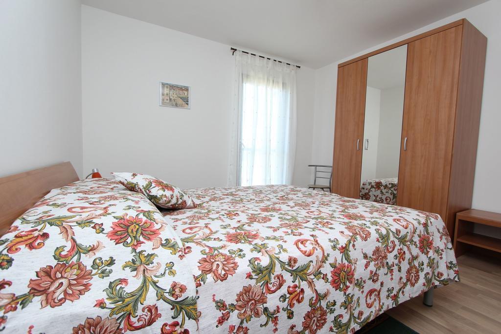 Apartment Mitton 2 Rovinj Oda fotoğraf